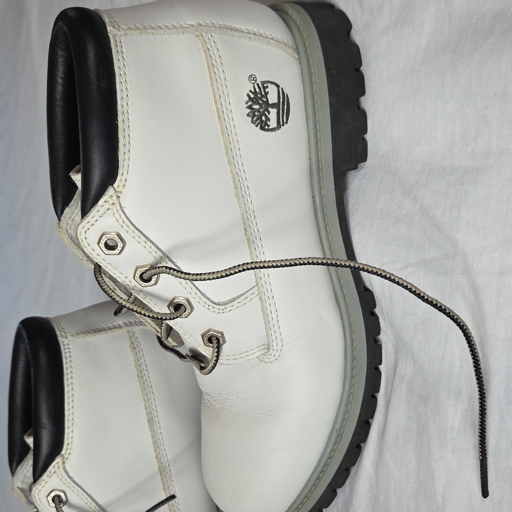 Timberland White and Black And Grey Genuine Leather Womens 8 M